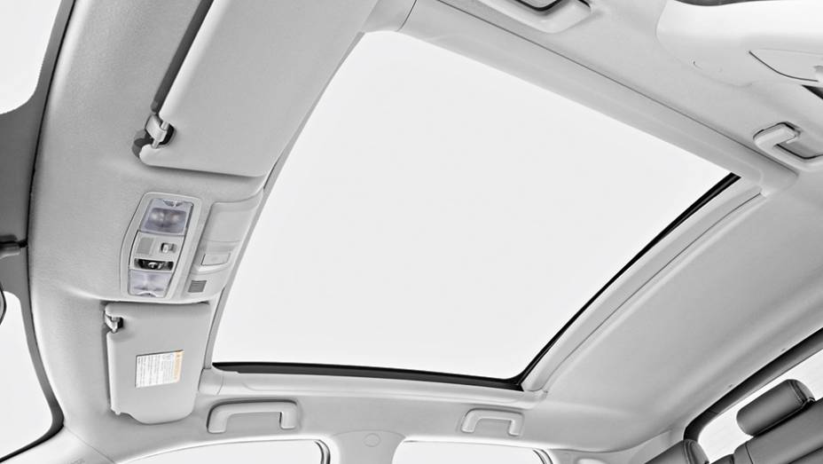 Teto de vidro e xenônio custam 6 000 reais | <a href="https://beta-develop.quatrorodas.abril.com.br/carros/lancamentos/mitsubishi-asx-awd-748892.shtml" rel="migration">Leia mais</a> Teto de vidro e xenônio custam 6 000 reais | <a href="https://beta-develop.quatrorodas.abril.com.br/carros/lancamentos/mitsubishi-asx-awd-748892.shtml" rel="migration">Leia mais</a>