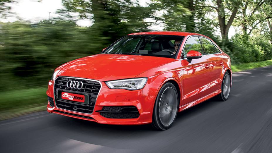 Vers&atilde;o Limousine &eacute; 15 cm mais longa que o A3 hatch | <a href="https://beta-develop.quatrorodas.abril.com.br/carros/impressoes/audi-a3-limousine-750333.shtml" rel="migration">Leia mais</a>