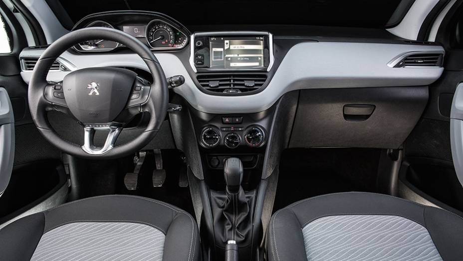 Volante multifuncional pequeno traz esportividade ao 208 | <a href="https://beta-develop.quatrorodas.abril.com.br/carros/comparativos/fiesta-x-208-x-c3-749647.shtml" rel="migration">Leia mais</a> Volante multifuncional pequeno traz esportividade ao 208 | <a href="https://beta-develop.quatrorodas.abril.com.br/carros/comparativos/fiesta-x-208-x-c3-749647.shtml" rel="migration">Leia mais</a>