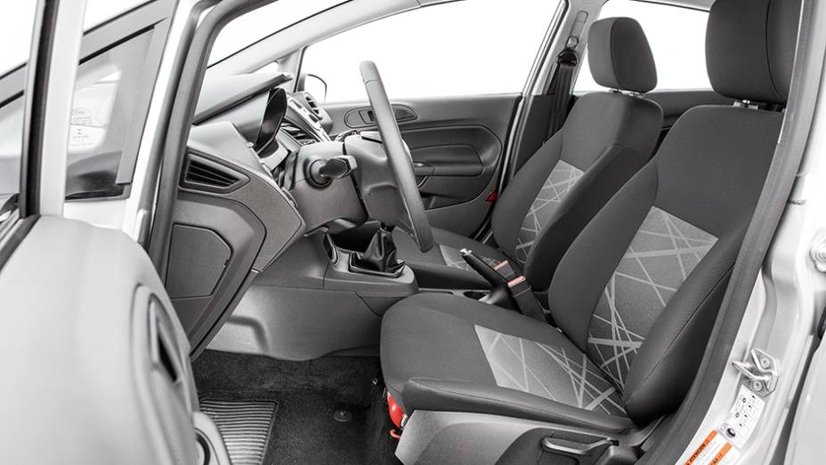 Há ajuste de altura para coluna de direção e banco dianteiro | <a href="https://beta-develop.quatrorodas.abril.com.br/carros/comparativos/fiesta-x-208-x-c3-749647.shtml" rel="migration">Leia mais</a> Há ajuste de altura para coluna de direção e banco dianteiro | <a href="https://beta-develop.quatrorodas.abril.com.br/carros/comparativos/fiesta-x-208-x-c3-749647.shtml" rel="migration">Leia mais</a>