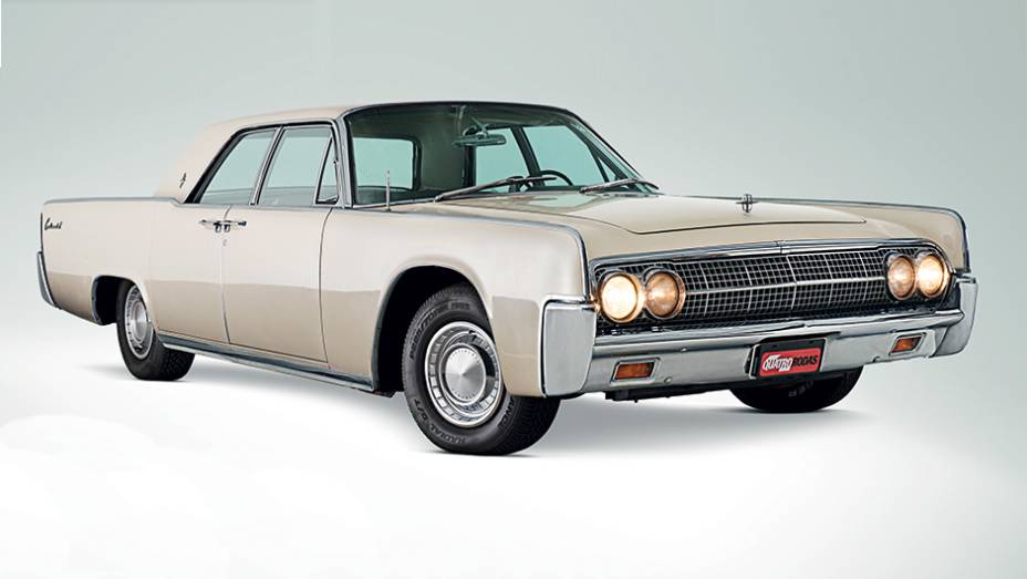 Continental 63: linhas discretas e elegantes que fizeram sua fama | <a href="https://beta-develop.quatrorodas.abril.com.br/carros/classicos-grandescarros/lincoln-continental-751204.shtml" rel="migration">Leia mais</a>