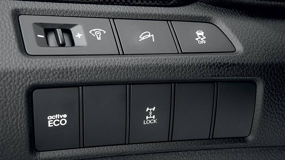 Auxílio de frenagem, ESP, modo ECO e bloqueio de diferencial | <a href="https://beta-develop.quatrorodas.abril.com.br/carros/testes/hyundai-santa-fe-3-3-749761.shtml" rel="migration">Leia mais</a> Auxílio de frenagem, ESP, modo ECO e bloqueio de diferencial | <a href="https://beta-develop.quatrorodas.abril.com.br/carros/testes/hyundai-santa-fe-3-3-749761.shtml" rel="migration">Leia mais</a>