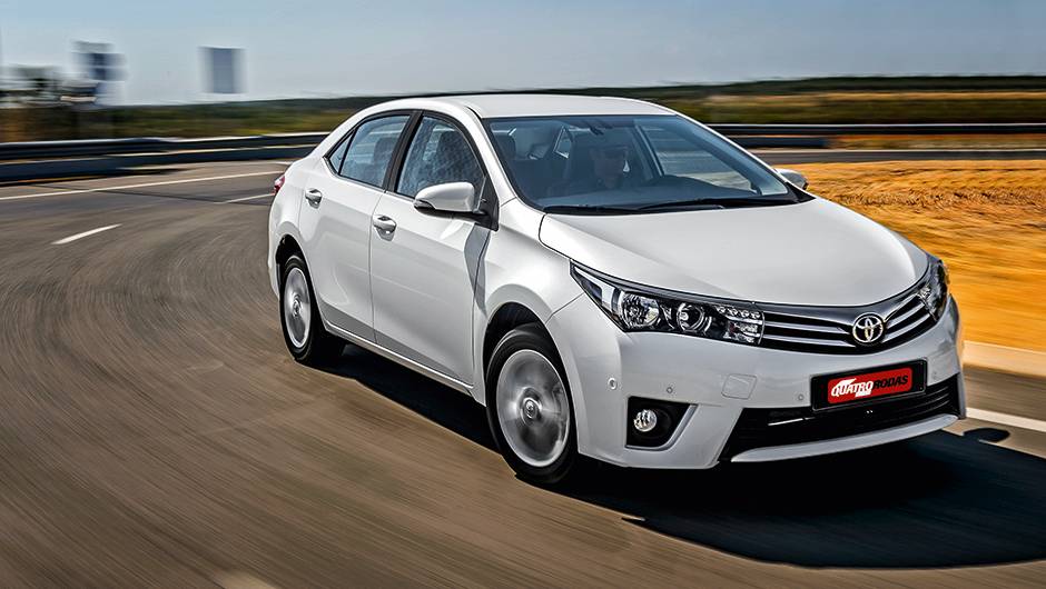 Leds entre faróis e grade ficam acesos mesmo de dia | <a href="https://beta-develop.quatrorodas.abril.com.br/carros/impressoes/toyota-corolla-2014-751803.shtml" rel="migration">Leia mais</a> Leds entre faróis e grade ficam acesos mesmo de dia | <a href="https://beta-develop.quatrorodas.abril.com.br/carros/impressoes/toyota-corolla-2014-751803.shtml" rel="migration">Leia mais</a>