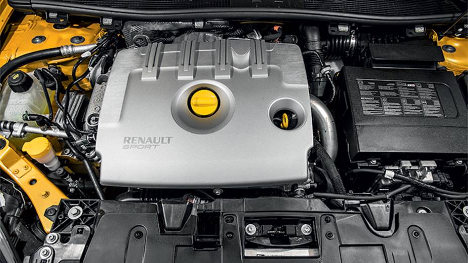 Motor gera 265 cv de potência | <a href="https://beta-develop.quatrorodas.abril.com.br/carros/impressoes/renault-megane-rs-cup-754473.shtml" rel="migration">Leia mais</a>