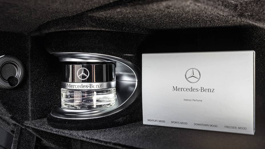 Ar da cabine &eacute; purificado e pode receber uma dose de perfume | <a href="https://beta-develop.quatrorodas.abril.com.br/carros/impressoes/mercedes-benz-s-500-754978.shtml" rel="migration">Leia mais</a>