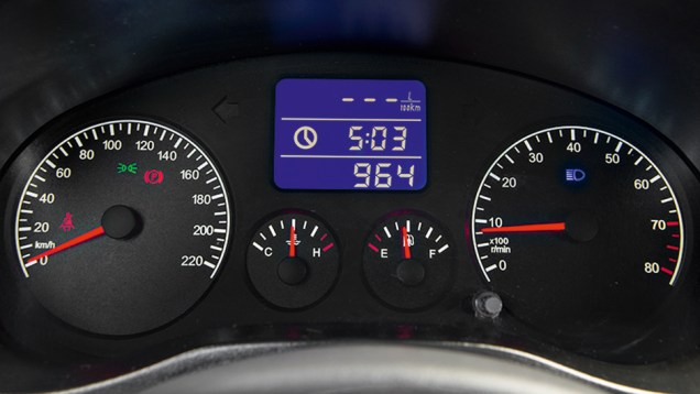 Relógio tem quase o mesmo destaque que o velocímetro | <a href="https://beta-develop.quatrorodas.abril.com.br/carros/comparativos/lifan-x60-x-chery-tiggo-756386.shtml" rel="migration">Leia mais</a> Relógio tem quase o mesmo destaque que o velocímetro | <a href="https://beta-develop.quatrorodas.abril.com.br/carros/comparativos/lifan-x60-x-chery-tiggo-756386.shtml" rel="migration">Leia mais</a>