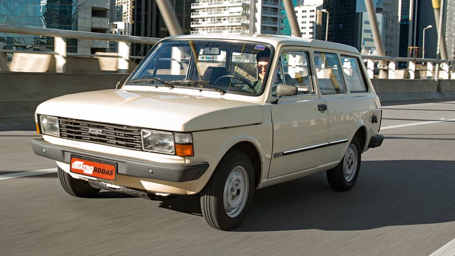 Baseada no Fiat 147, a perua foi desenvolvida no Brasil | <a href="https://beta-develop.quatrorodas.abril.com.br/carros/classicos-brasileiros/fiat-panorama-756366.shtml" rel="migration">Leia mais</a> Baseada no Fiat 147, a perua foi desenvolvida no Brasil | <a href="https://beta-develop.quatrorodas.abril.com.br/carros/classicos-brasileiros/fiat-panorama-756366.shtml" rel="migration">Leia mais</a>