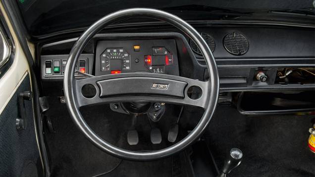 Interior funcional, mas sem preocupação com a estética | <a href="https://beta-develop.quatrorodas.abril.com.br/carros/classicos-brasileiros/fiat-panorama-756366.shtml" rel="migration">Leia mais</a> Interior funcional, mas sem preocupação com a estética | <a href="https://beta-develop.quatrorodas.abril.com.br/carros/classicos-brasileiros/fiat-panorama-756366.shtml" rel="migration">Leia mais</a>