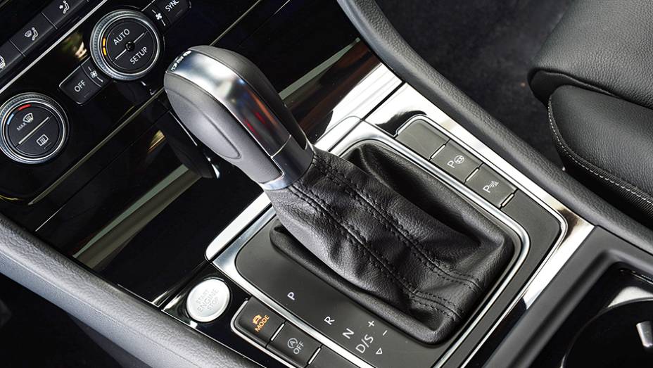 Automatizado DSG de dupla embreagem traz sete marchas | <a href="https://beta-develop.quatrorodas.abril.com.br/carros/testes/volkswagen-golf-highline-1-4-tsi-755814.shtml" rel="migration">Leia mais</a> Automatizado DSG de dupla embreagem traz sete marchas | <a href="https://beta-develop.quatrorodas.abril.com.br/carros/testes/volkswagen-golf-highline-1-4-tsi-755814.shtml" rel="migration">Leia mais</a>