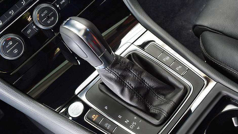 Automatizado DSG de dupla embreagem traz sete marchas | <a href="https://beta-develop.quatrorodas.abril.com.br/carros/testes/volkswagen-golf-highline-1-4-tsi-755814.shtml" rel="migration">Leia mais</a> Automatizado DSG de dupla embreagem traz sete marchas | <a href="https://beta-develop.quatrorodas.abril.com.br/carros/testes/volkswagen-golf-highline-1-4-tsi-755814.shtml" rel="migration">Leia mais</a>
