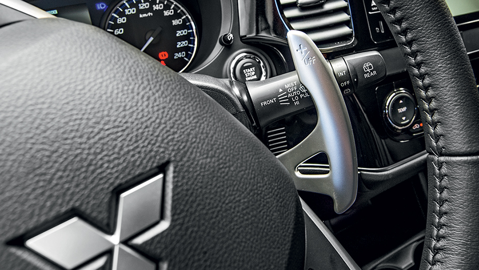 ... apenas nas borboletas | <a href="https://beta-develop.quatrorodas.abril.com.br/carros/testes/mitsubishi-outlander-gt-v6-3-0-757583.shtml" rel="migration">Leia mais</a>