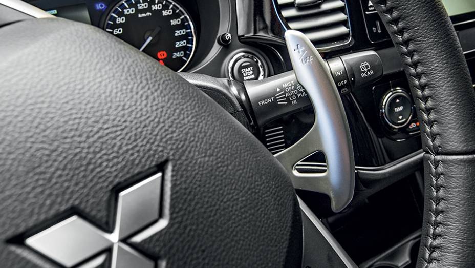 ... apenas nas borboletas | <a href="https://beta-develop.quatrorodas.abril.com.br/carros/testes/mitsubishi-outlander-gt-v6-3-0-757583.shtml" rel="migration">Leia mais</a>