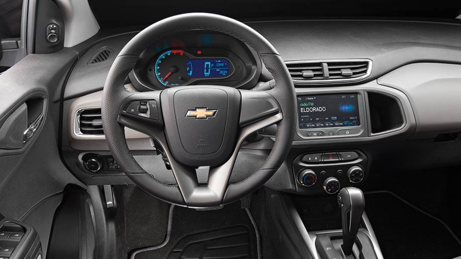 MyLink chegou antes no Prisma, mas com menos controles | <a href="https://beta-develop.quatrorodas.abril.com.br/carros/comparativos/cobalt-x-prisma-756506.shtml" rel="migration">Leia mais</a> MyLink chegou antes no Prisma, mas com menos controles | <a href="https://beta-develop.quatrorodas.abril.com.br/carros/comparativos/cobalt-x-prisma-756506.shtml" rel="migration">Leia mais</a>