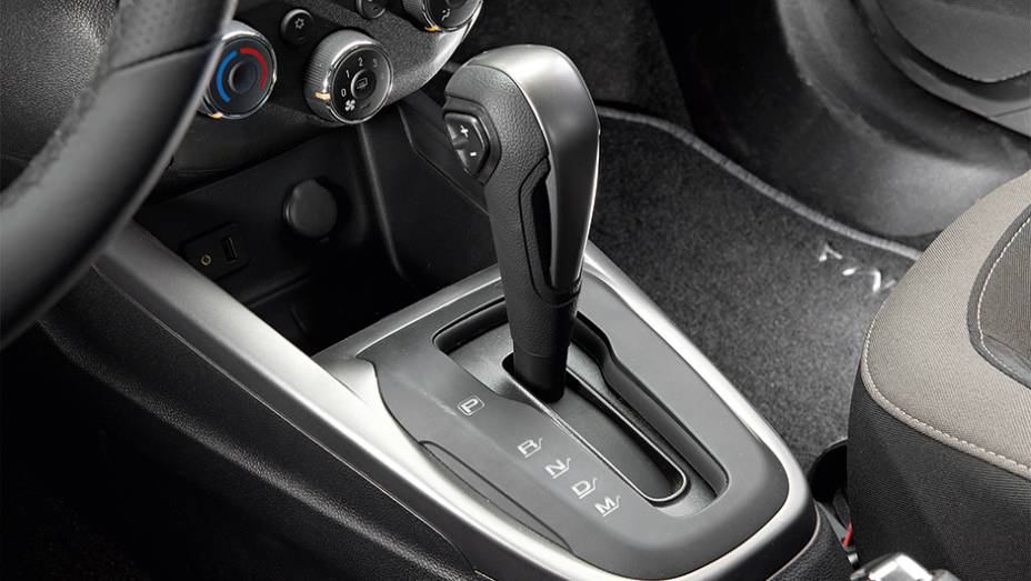 Transmiss&atilde;o autom&aacute;tica &eacute; a novidade | <a href="https://beta-develop.quatrorodas.abril.com.br/carros/comparativos/cobalt-x-prisma-756506.shtml" rel="migration">Leia mais</a>