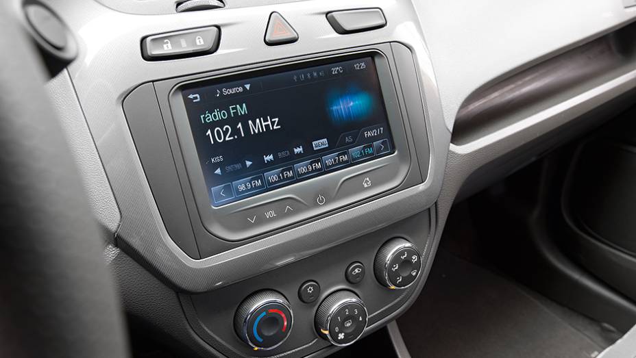 MyLink, no Cobalt, s&oacute; na linha 2014 | <a href="https://beta-develop.quatrorodas.abril.com.br/carros/comparativos/cobalt-x-prisma-756506.shtml" rel="migration">Leia mais</a>