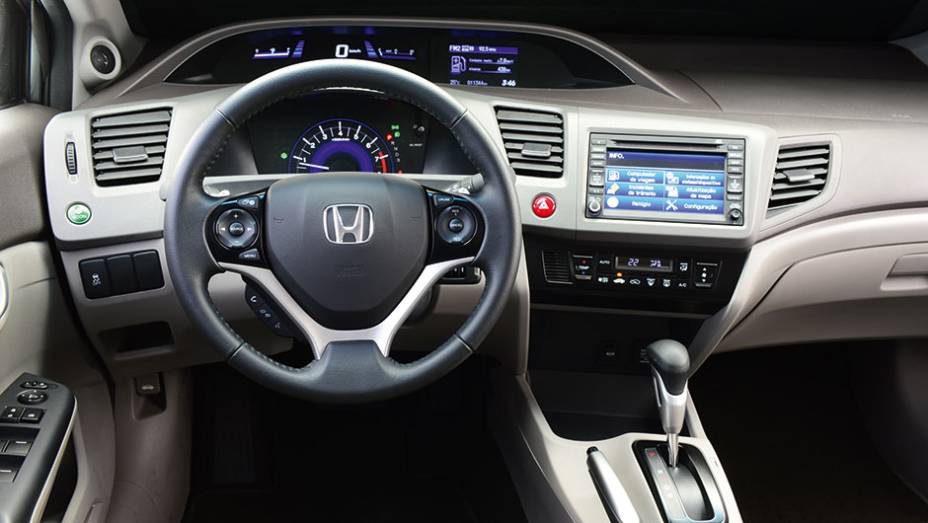 Civic &eacute; o &uacute;nico com trocas de marchas manuais no volante