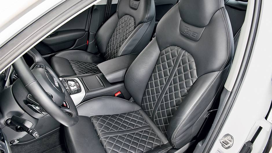 Bancos confortáveis com apoio lateral | <a href="https://beta-develop.quatrorodas.abril.com.br/carros/impressoes/audi-s6-762842.shtml" rel="migration">Leia mais</a> Bancos confortáveis com apoio lateral | <a href="https://beta-develop.quatrorodas.abril.com.br/carros/impressoes/audi-s6-762842.shtml" rel="migration">Leia mais</a>