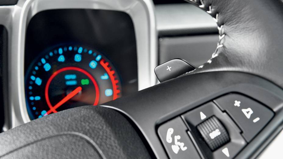 Câmbio automático tem opção de trocas manuais no volante | <a href="https://beta-develop.quatrorodas.abril.com.br/carros/testes/chevrolet-camaro-ss-763989.shtml" rel="migration">Leia mais</a> Câmbio automático tem opção de trocas manuais no volante | <a href="https://beta-develop.quatrorodas.abril.com.br/carros/testes/chevrolet-camaro-ss-763989.shtml" rel="migration">Leia mais</a>