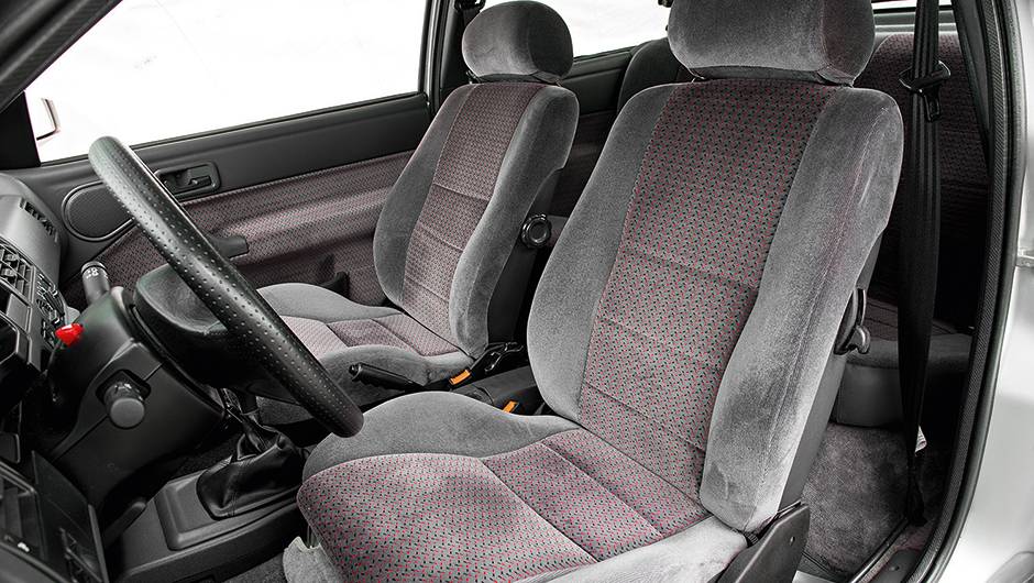 Na linha 1994, o Escort XR3 perdeu os bancos Recaro | <a href="https://beta-develop.quatrorodas.abril.com.br/carros/classicos-brasileiros/ford-escort-xr3-763284.shtml" rel="migration">Leia mais</a>