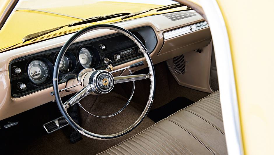 No painel, veloc&iacute;metro, conta-giros e conjunto de luzes-espia | <a href="https://beta-develop.quatrorodas.abril.com.br/carros/classicos-grandescarros/chevrolet-el-camino-763972.shtml" rel="migration">Leia mais</a>