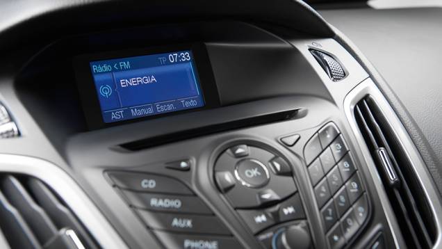 ... LCD colorido... | <a href="https://beta-develop.quatrorodas.abril.com.br/carros/comparativos/hatches-medios-762947.shtml" rel="migration">Leia mais</a> ... LCD colorido... | <a href="https://beta-develop.quatrorodas.abril.com.br/carros/comparativos/hatches-medios-762947.shtml" rel="migration">Leia mais</a>