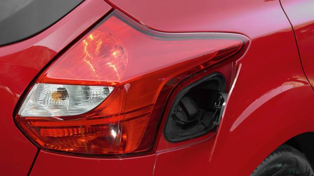 | <a href="https://beta-develop.quatrorodas.abril.com.br/carros/comparativos/hatches-medios-762947.shtml" rel="migration">Leia mais</a> | <a href="https://beta-develop.quatrorodas.abril.com.br/carros/comparativos/hatches-medios-762947.shtml" rel="migration">Leia mais</a>