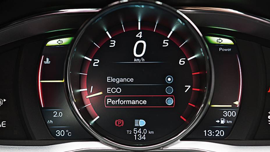 Painel digital é configurável | <a href="https://beta-develop.quatrorodas.abril.com.br/carros/impressoes/volvo-s60-t6-r-design-763072.shtml" rel="migration">Leia mais</a> Painel digital é configurável | <a href="https://beta-develop.quatrorodas.abril.com.br/carros/impressoes/volvo-s60-t6-r-design-763072.shtml" rel="migration">Leia mais</a>