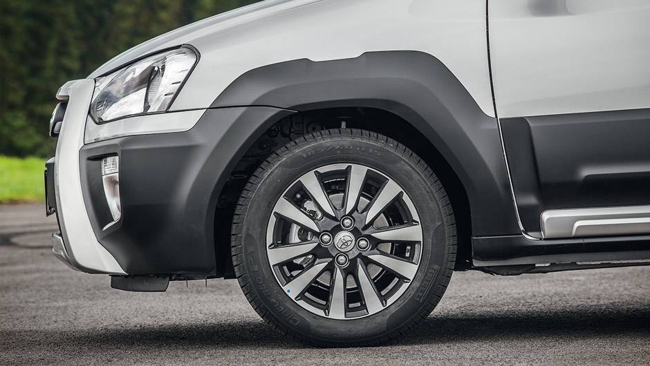 Com o falso quebra-mato, o Cross raspa mais em valetas e lombadas. | <a href="https://beta-develop.quatrorodas.abril.com.br/carros/testes/toyota-etios-cross-766195.shtml" rel="migration">Leia mais</a> Com o falso quebra-mato, o Cross raspa mais em valetas e lombadas. | <a href="https://beta-develop.quatrorodas.abril.com.br/carros/testes/toyota-etios-cross-766195.shtml" rel="migration">Leia mais</a>