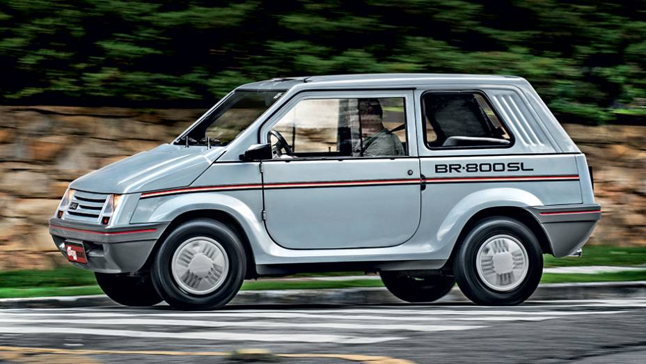Com 3,2 metros, BR-800 é 70 cm menor que um VW Gol atual | <a href="https://beta-develop.quatrorodas.abril.com.br/carros/classicos-brasileiros/gurgel-br-800-764160.shtml" rel="migration">Leia mais</a> Com 3,2 metros, BR-800 é 70 cm menor que um VW Gol atual | <a href="https://beta-develop.quatrorodas.abril.com.br/carros/classicos-brasileiros/gurgel-br-800-764160.shtml" rel="migration">Leia mais</a>