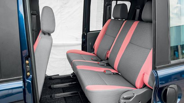 Há portas corrediças dos dois lados da cabine | <a href="https://beta-develop.quatrorodas.abril.com.br/carros/impressoes/rely-link-1-3-16v-764315.shtml" rel="migration">Leia mais</a> Há portas corrediças dos dois lados da cabine | <a href="https://beta-develop.quatrorodas.abril.com.br/carros/impressoes/rely-link-1-3-16v-764315.shtml" rel="migration">Leia mais</a>