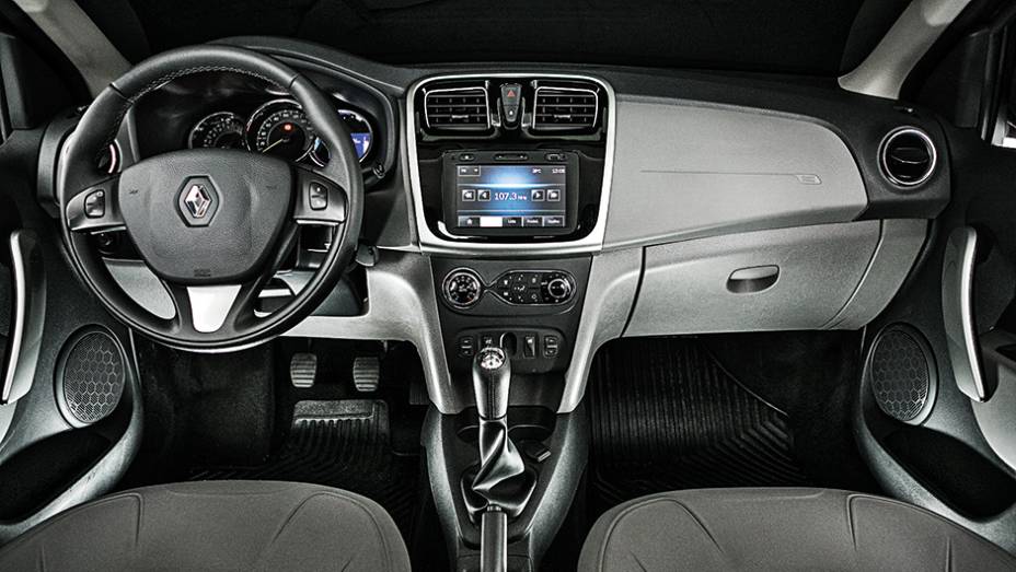 1º lugar Equipamentos: Logan. Volante tem controles do piloto automático | <a href="https://beta-develop.quatrorodas.abril.com.br/carros/comparativos/sedas-45-mil-reais-764153.shtml" rel="migration">Leia mais</a> 1º lugar Equipamentos: Logan. Volante tem controles do piloto automático | <a href="https://beta-develop.quatrorodas.abril.com.br/carros/comparativos/sedas-45-mil-reais-764153.shtml" rel="migration">Leia mais</a>