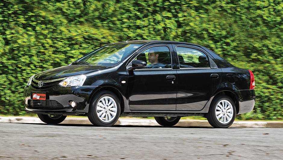1º lugar Custos: Etios XLS. O Etios XLS 1.5 é o mais caro na hora da compra, mas é o mais econômico e tem o menor custo projetado de revisões | <a href="https://beta-develop.quatrorodas.abril.com.br/carros/comparativos/sedas-45-mil-reais-764153.shtml" rel="migration">Leia mais</a> 1º lugar Custos: Etios XLS. O Etios XLS 1.5 é o mais caro na hora da compra, mas é o mais econômico e tem o menor custo projetado de revisões | <a href="https://beta-develop.quatrorodas.abril.com.br/carros/comparativos/sedas-45-mil-reais-764153.shtml" rel="migration">Leia mais</a>