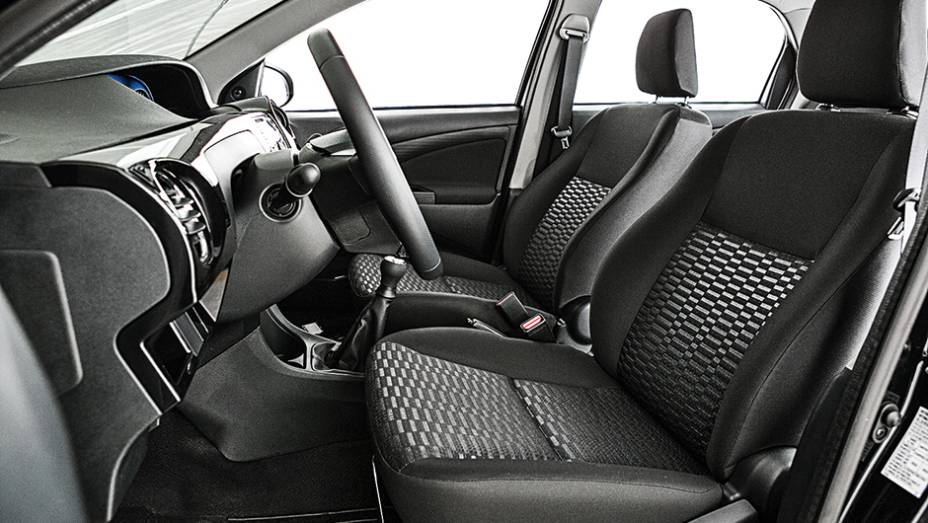 1º lugar Custos: Etios XLS. Tecido é novo, mas falta ajuste de altura de banco e cintos | <a href="https://beta-develop.quatrorodas.abril.com.br/carros/comparativos/sedas-45-mil-reais-764153.shtml" rel="migration">Leia mais</a> 1º lugar Custos: Etios XLS. Tecido é novo, mas falta ajuste de altura de banco e cintos | <a href="https://beta-develop.quatrorodas.abril.com.br/carros/comparativos/sedas-45-mil-reais-764153.shtml" rel="migration">Leia mais</a>