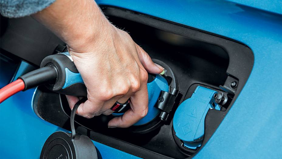 SUV é um híbrido plug-in | <a href="https://beta-develop.quatrorodas.abril.com.br/carros/impressoes/volkswagen-crossblue-766158.shtml" rel="migration">Leia mais</a> SUV é um híbrido plug-in | <a href="https://beta-develop.quatrorodas.abril.com.br/carros/impressoes/volkswagen-crossblue-766158.shtml" rel="migration">Leia mais</a>