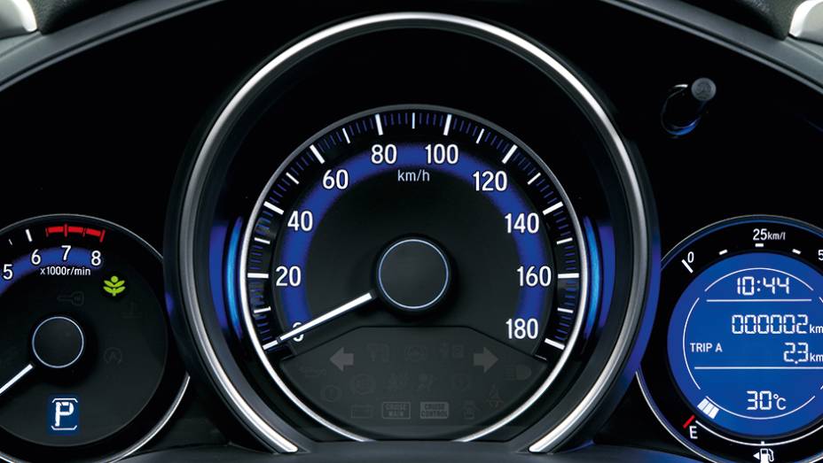 Ilumina&ccedil;&atilde;o azul mant&eacute;m a identidade visual com outros modelos da marca japonesa | <a href="https://beta-develop.quatrorodas.abril.com.br/carros/impressoes/honda-fit-765447.shtml" rel="migration">Leia mais</a>