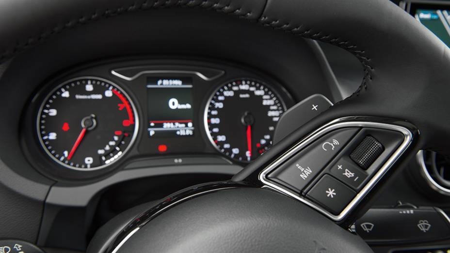 Conta-giros tem posi&ccedil;&atilde;o destacada | <a href="https://beta-develop.quatrorodas.abril.com.br/carros/testes/audi-a3-sedan-771657.shtml" rel="migration">Leia mais</a>