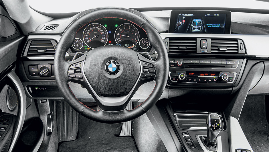 Tela central de alta resolu&ccedil;&atilde;o de 8,8 polegadas | <a href="https://beta-develop.quatrorodas.abril.com.br/carros/impressoes/bmw-328i-gt-771569.shtml" rel="migration">Leia mais</a>