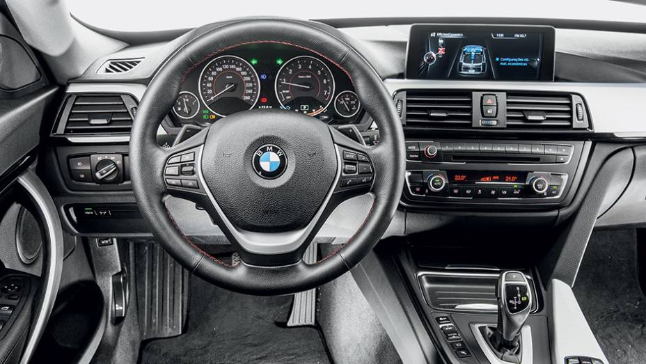 Tela central de alta resolu&ccedil;&atilde;o de 8,8 polegadas | <a href="https://beta-develop.quatrorodas.abril.com.br/carros/impressoes/bmw-328i-gt-771569.shtml" rel="migration">Leia mais</a>
