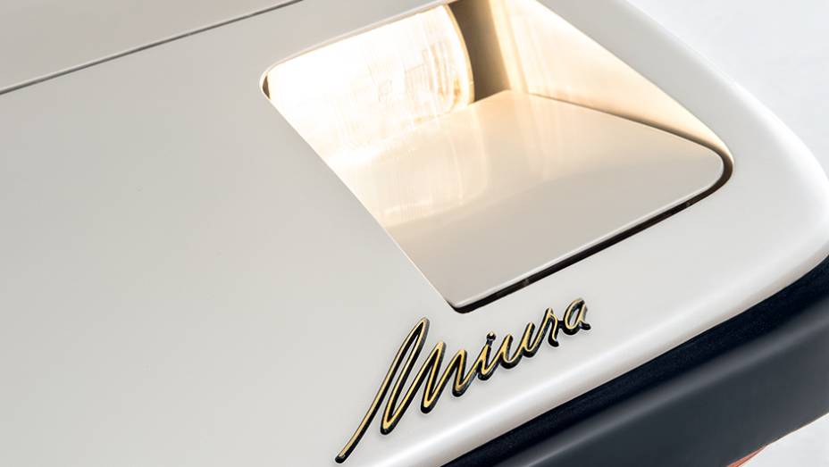 Herdados do Fiat 147, os faróis eram escamoteáveis | <a href="https://beta-develop.quatrorodas.abril.com.br/carros/classicos-brasileiros/miura-mts-771647.shtml" rel="migration">Leia mais</a> Herdados do Fiat 147, os faróis eram escamoteáveis | <a href="https://beta-develop.quatrorodas.abril.com.br/carros/classicos-brasileiros/miura-mts-771647.shtml" rel="migration">Leia mais</a>