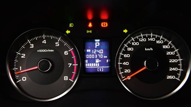 Mostradores simples e sem graça, mas muito eficientes | <a href="https://beta-develop.quatrorodas.abril.com.br/carros/testes/subaru-forester-2-0-xt-turbo-772015.shtml" rel="migration">Leia mais</a> Mostradores simples e sem graça, mas muito eficientes | <a href="https://beta-develop.quatrorodas.abril.com.br/carros/testes/subaru-forester-2-0-xt-turbo-772015.shtml" rel="migration">Leia mais</a>
