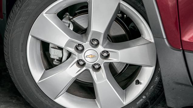 Pneus são mais indicados para o uso no asfalto | <a href="https://beta-develop.quatrorodas.abril.com.br/carros/testes/aventureiros-urbanos-777231.shtml" rel="migration">Leia mais</a> Pneus são mais indicados para o uso no asfalto | <a href="https://beta-develop.quatrorodas.abril.com.br/carros/testes/aventureiros-urbanos-777231.shtml" rel="migration">Leia mais</a>