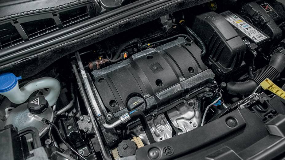 Motor 1.6 16V tem 122 cv de pot&ecirc;ncia | <a href="https://beta-develop.quatrorodas.abril.com.br/carros/testes/aventureiros-urbanos-777231.shtml" rel="migration">Leia mais</a>