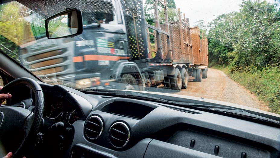 O comboio parou algumas vezes para dar passagem a animais | <a href="https://beta-develop.quatrorodas.abril.com.br/carros/testes/aventureiros-urbanos-777231.shtml" rel="migration">Leia mais</a>