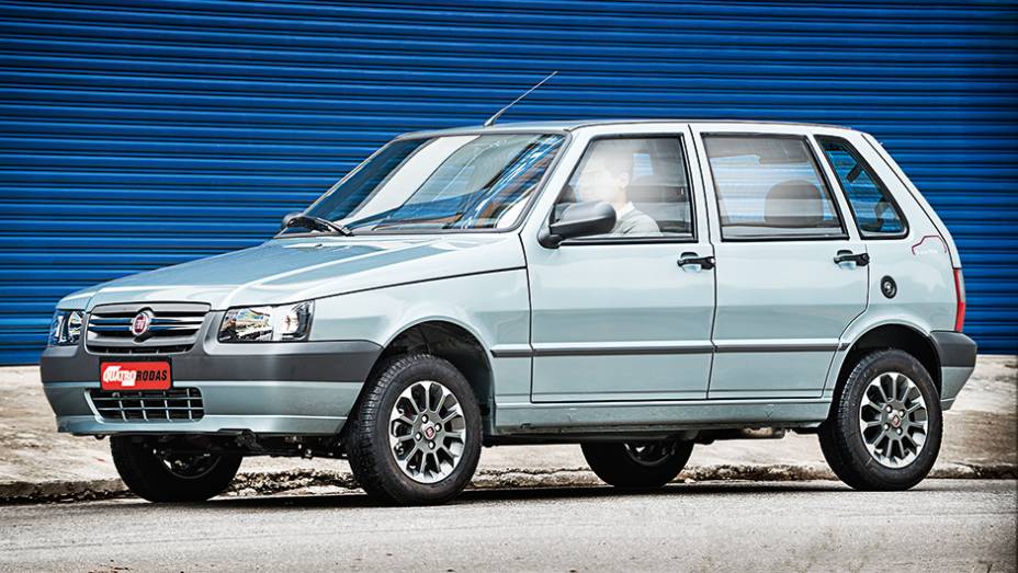 Grazie Mille tem apliques nos para-choques, faróis com máscara negra e adesivos nas laterais | <a href="https://beta-develop.quatrorodas.abril.com.br/carros/impressoes/fiat-grazie-mille-774026.shtml" rel="migration">Leia mais</a> Grazie Mille tem apliques nos para-choques, faróis com máscara negra e adesivos nas laterais | <a href="https://beta-develop.quatrorodas.abril.com.br/carros/impressoes/fiat-grazie-mille-774026.shtml" rel="migration">Leia mais</a>