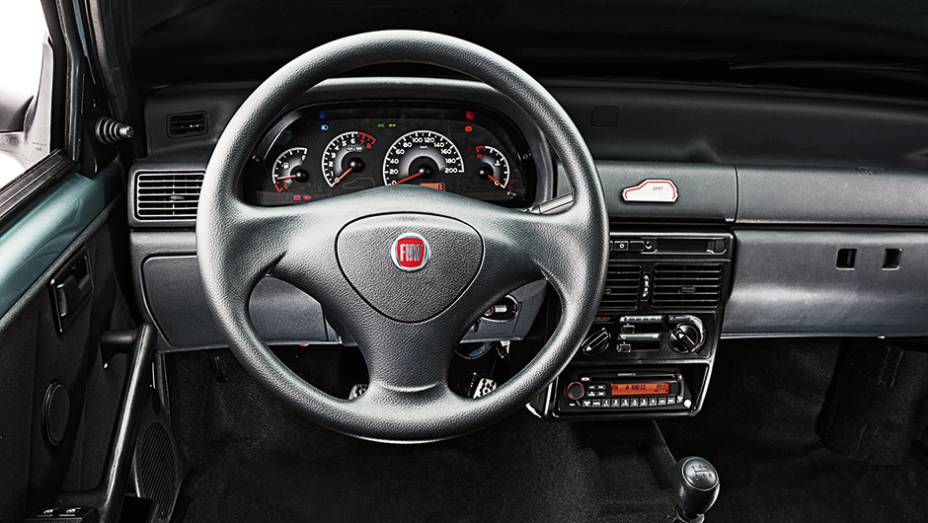 Grafismo dos instrumentos é diferente dos demais | <a href="https://beta-develop.quatrorodas.abril.com.br/carros/impressoes/fiat-grazie-mille-774026.shtml" rel="migration">Leia mais</a> Grafismo dos instrumentos é diferente dos demais | <a href="https://beta-develop.quatrorodas.abril.com.br/carros/impressoes/fiat-grazie-mille-774026.shtml" rel="migration">Leia mais</a>