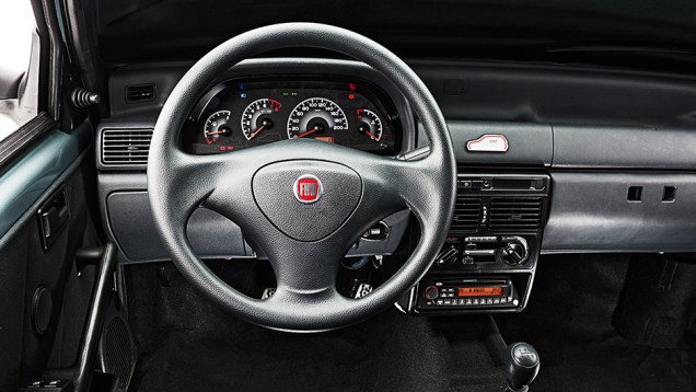 Grafismo dos instrumentos é diferente dos demais | <a href="https://beta-develop.quatrorodas.abril.com.br/carros/impressoes/fiat-grazie-mille-774026.shtml" rel="migration">Leia mais</a> Grafismo dos instrumentos é diferente dos demais | <a href="https://beta-develop.quatrorodas.abril.com.br/carros/impressoes/fiat-grazie-mille-774026.shtml" rel="migration">Leia mais</a>