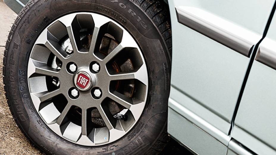 Rodas de liga aro 13 eram opcionais conhecidos | <a href="https://beta-develop.quatrorodas.abril.com.br/carros/impressoes/fiat-grazie-mille-774026.shtml" rel="migration">Leia mais</a> Rodas de liga aro 13 eram opcionais conhecidos | <a href="https://beta-develop.quatrorodas.abril.com.br/carros/impressoes/fiat-grazie-mille-774026.shtml" rel="migration">Leia mais</a>