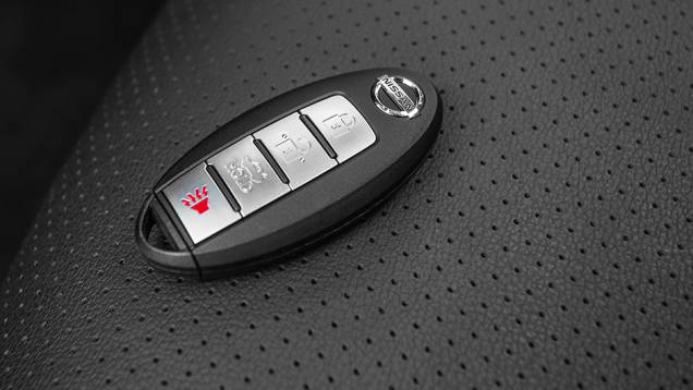 Para ligar o carro ou abrir as portas, não é preciso tirar a chave do bolso | <a href="https://beta-develop.quatrorodas.abril.com.br/carros/impressoes/nissan-sentra-2-0-s-774056.shtml" rel="migration">Leia mais</a> Para ligar o carro ou abrir as portas, não é preciso tirar a chave do bolso | <a href="https://beta-develop.quatrorodas.abril.com.br/carros/impressoes/nissan-sentra-2-0-s-774056.shtml" rel="migration">Leia mais</a>