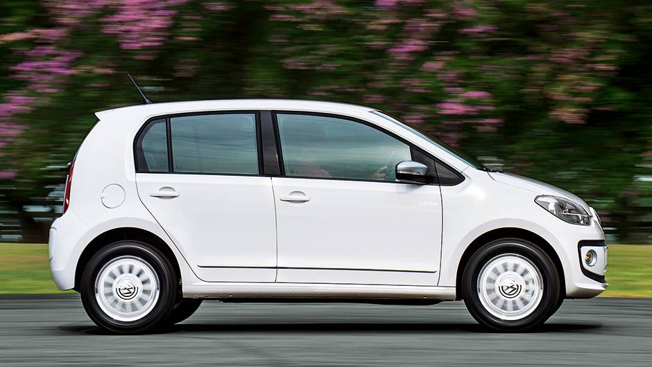 O Up! brasileiro é 6,5 cm maior que o alemão, na traseira | <a href="https://beta-develop.quatrorodas.abril.com.br/carros/testes/volkswagen-up-773936.shtml" rel="migration">Leia mais</a> O Up! brasileiro é 6,5 cm maior que o alemão, na traseira | <a href="https://beta-develop.quatrorodas.abril.com.br/carros/testes/volkswagen-up-773936.shtml" rel="migration">Leia mais</a>