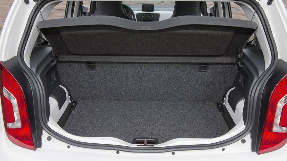 Capacidade do porta-malas é de 285 litros,
| <a href="https://beta-develop.quatrorodas.abril.com.br/carros/testes/volkswagen-up-773936.shtml" rel="migration">Leia mais</a> Capacidade do porta-malas é de 285 litros,
| <a href="https://beta-develop.quatrorodas.abril.com.br/carros/testes/volkswagen-up-773936.shtml" rel="migration">Leia mais</a>